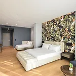 Flamingo Hotel