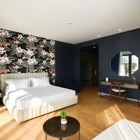 Hotel Flamingo & 4*