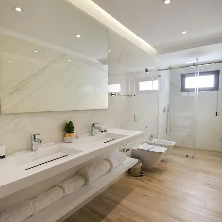 Flamingo 4* Radhimë