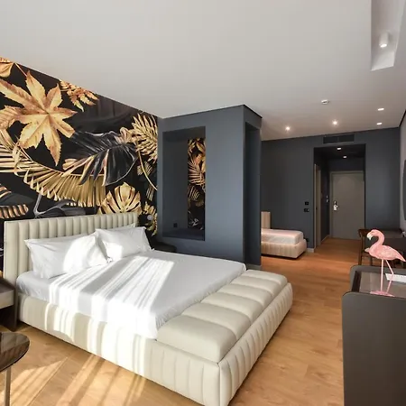 Hotel Flamingo & 4*