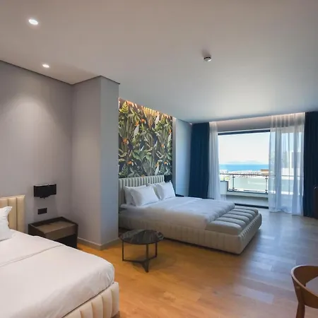 Flamingo 4*