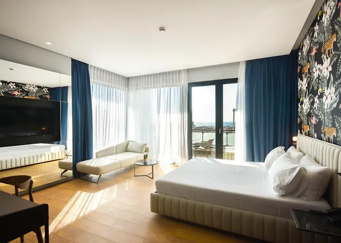 מלון Flamingo Radhimë