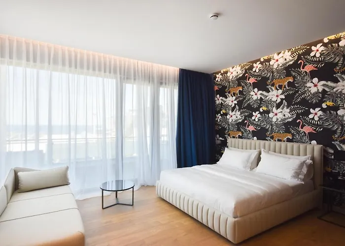 Flamingo מלון Radhimë